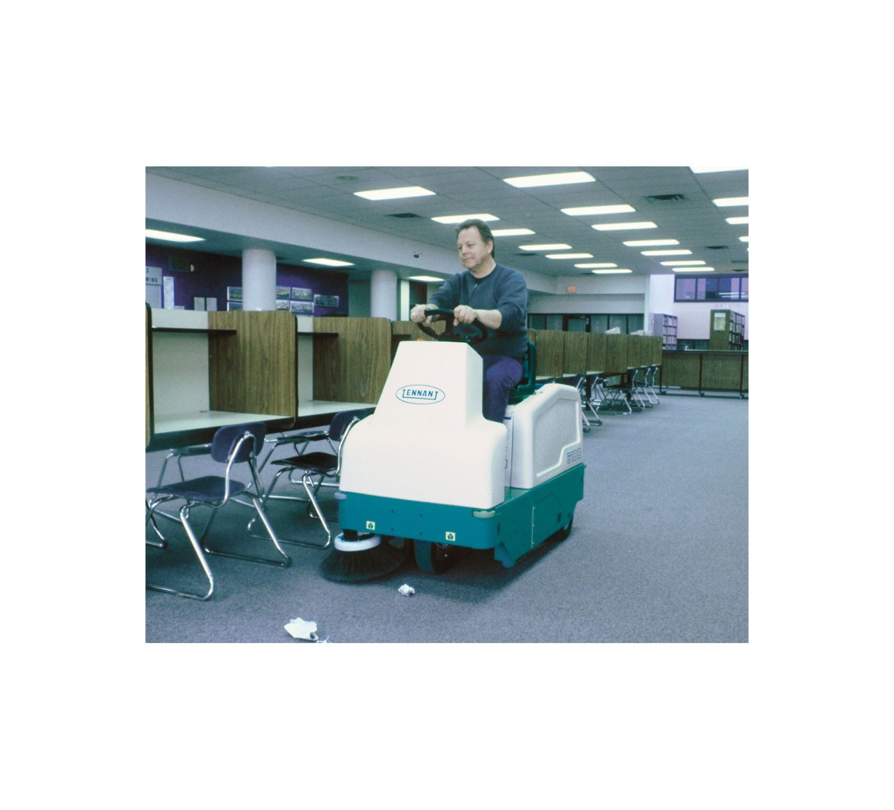 6100 Sub-Compact Battery Ride-On Floor Sweeper alt 22